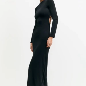 Klänning  - Elegant klänning, perfekt nu i finsittning/bal-tider! 