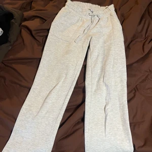 Lager 157 mjukis - Dom ”kända” mjukisbyxor från lager 157, säljer för att dom e lite för korta för mig (178cm)