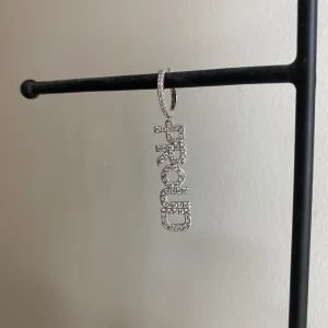 Ioaku Örhänge - Örhänge från Ioaku i nyskick då de endast är använt fåtal gånger💗