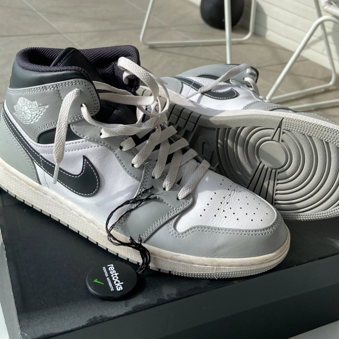 Air Jordan 1 light smoke grey  - 93