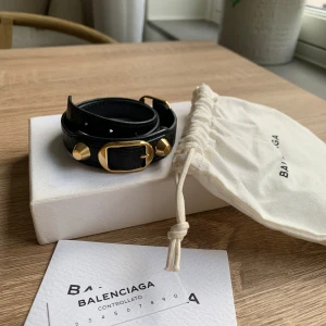 Balenciaga armband  - Fint skick! Box och dustbag medföljer. 