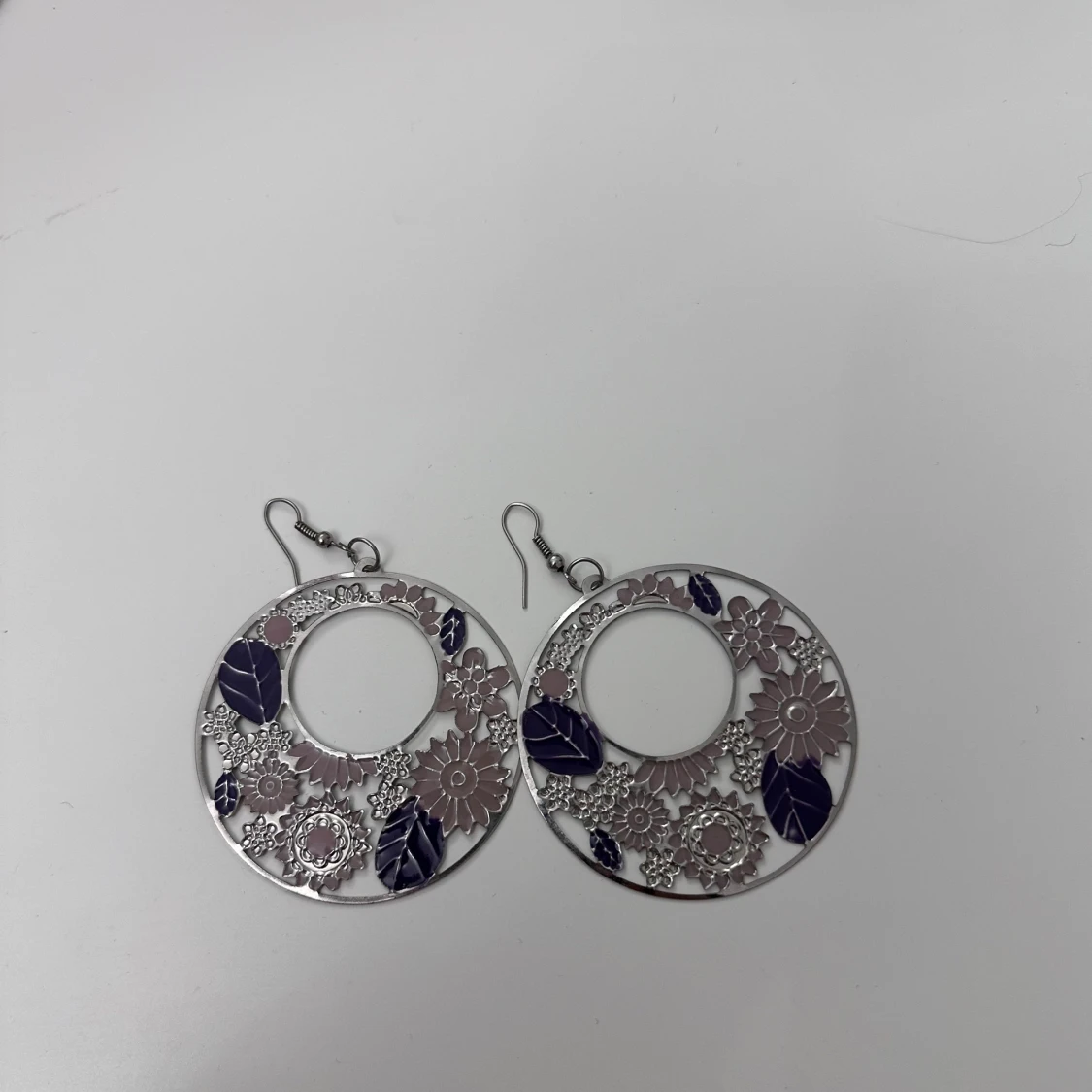 Två par örhängen - 91