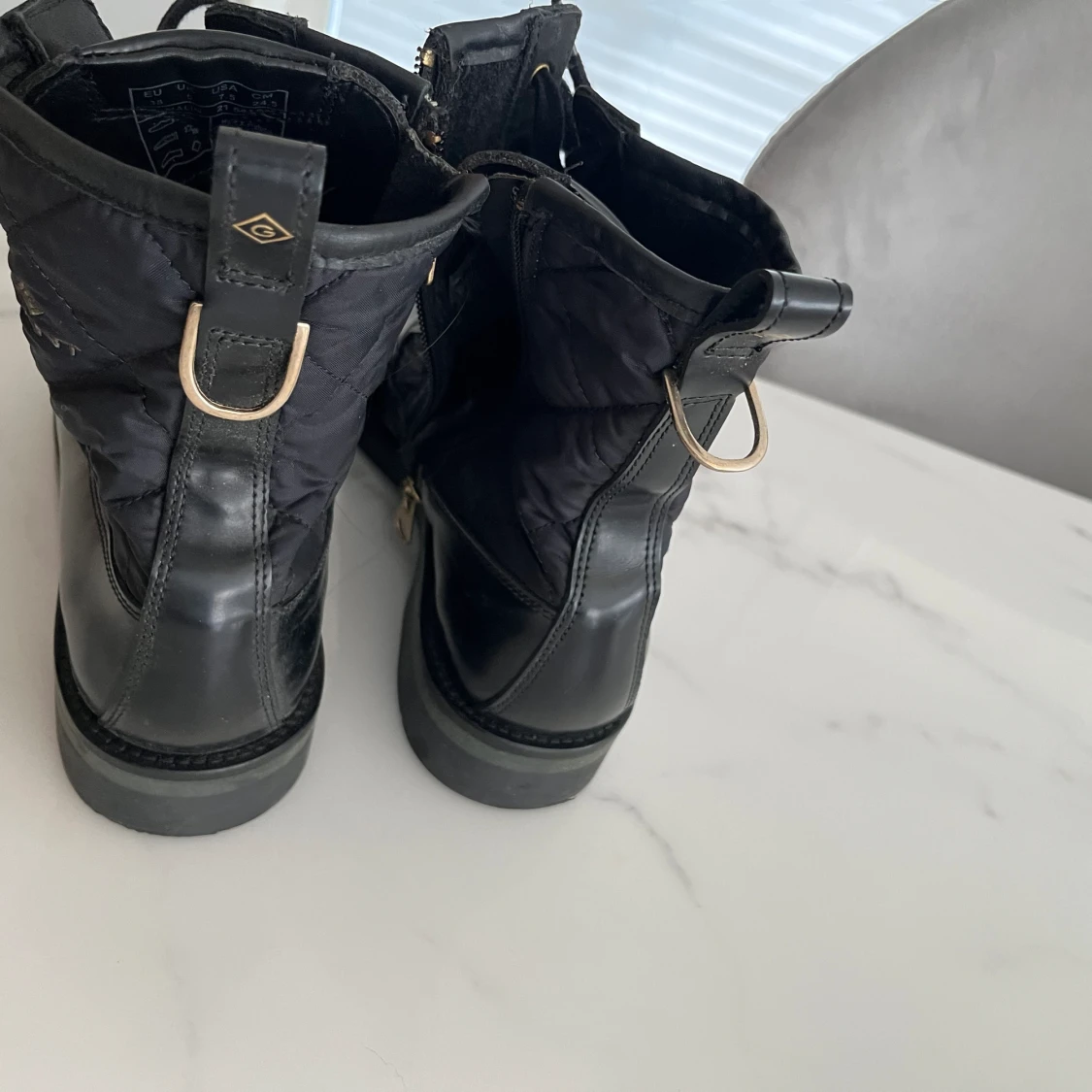 Gant skot, använd fåtal gånger. 500 kr.