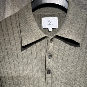 Stickad piké  - Stickad piké från bläck, använd ett fåtal gånger! Normal i storleken.