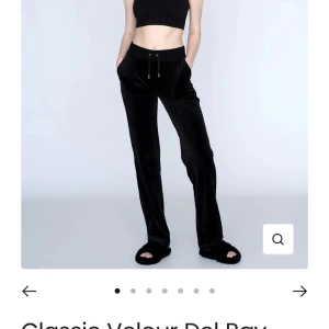 Juicy couture - Säljer mina svarta juicy byxor då det inte kommer till användning längre. Jättebra skick.