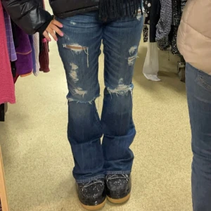 Jeans - Så snygga lågmidjade jeans från abercrombie, skriv för fler bilder/mått🩷