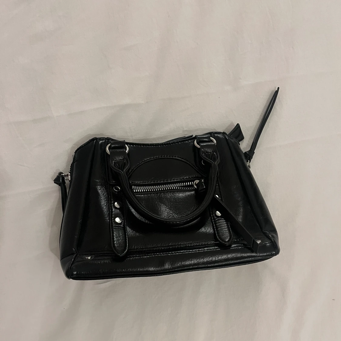Svart väska nakd - 90
