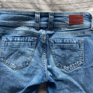 Säljer mina lågmidjade pepe jeans!helt nytt skick💗skriv vid frågor