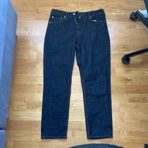 Evisu jeans  - Säljer ett par evisu jeans då de ej passar, aldrig använda, nyskick.  Hör av er vid intresse, pris kan diskuteras