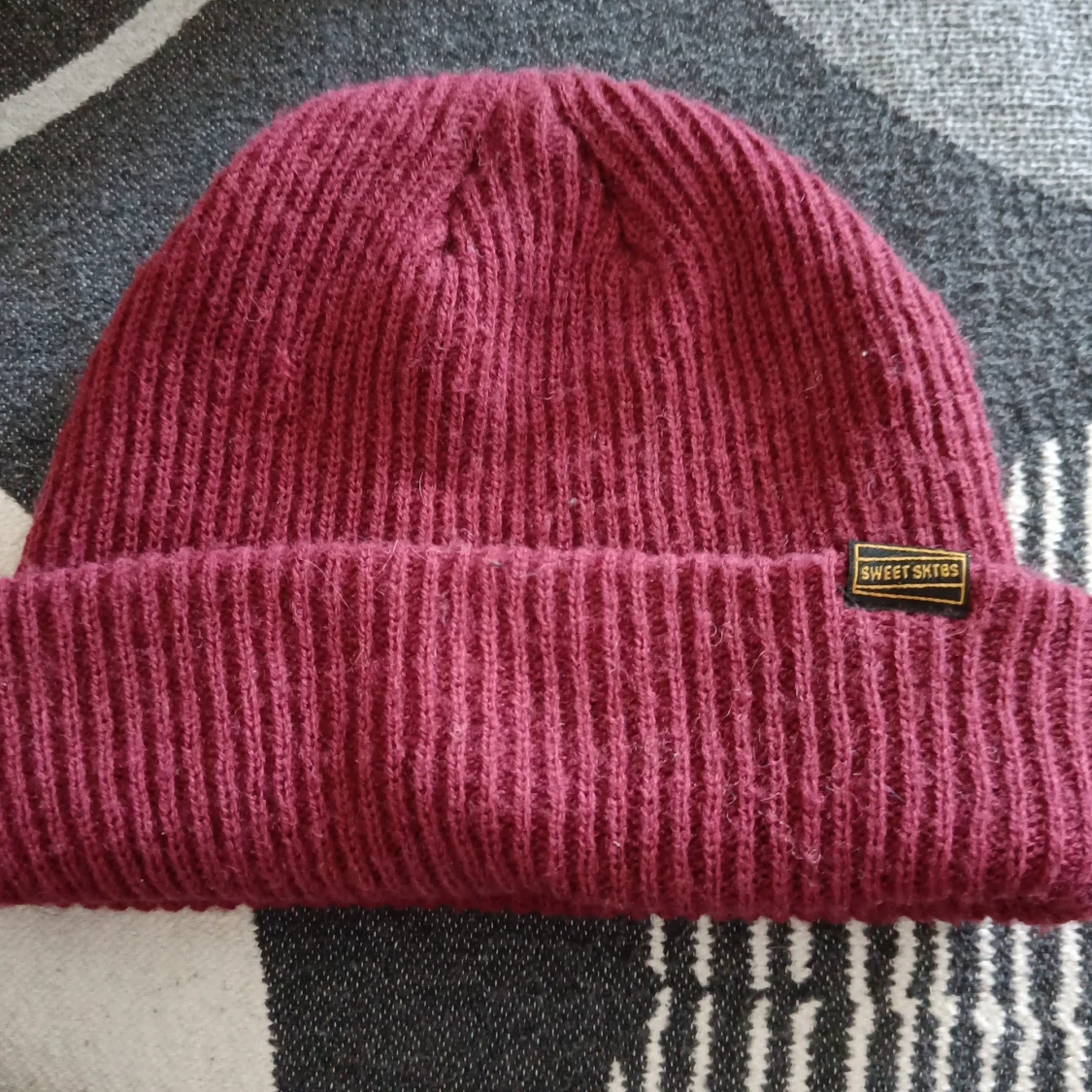 Klassisk vinröd mössa - 90