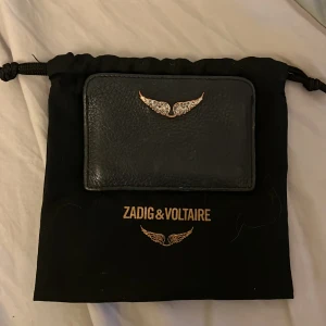 Zadig korthållare  - Fin korthållare från zadig, inköpt från zadig&voltaire nypris 800kr