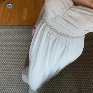 Balklänning  - Skriv för fler bilder!! Endast använd en gång så superbra skick❤️