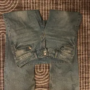 Jeans från hm säljs inte längre köpt 300 kr 