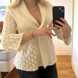 Stickad kofta - Stickad kofta 🤍💫