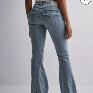 true religion jeans nelly - har dessa helt nya trueys från nelly i storlek 27 som jag gärna byter mot 25! de är inte till salu är endast öppen för byten! möts bara upp💓