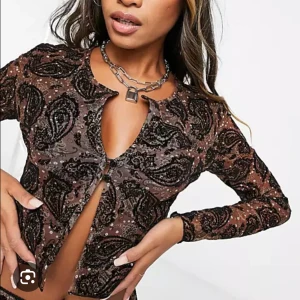 Långärmad topp paisleymönster - Aldrig använd✨