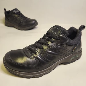 Ecco Receptor Gore-Tex Kängor Storlek 36 Läder Vandringsskor Svart - 14 dagars ångerrätt! Fri retur om de inte passar! Skorna är lite smutsiga under (bild 3) men är annars i bra skick. Inga hål eller illa lukter. Hör av dig om du har några frågor! Tack för att du tittade!