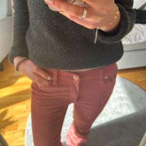 Fina Bootcut jeans från superdry. Fin kvalite köpta i London Skriv privat för fler bilder ☺️
