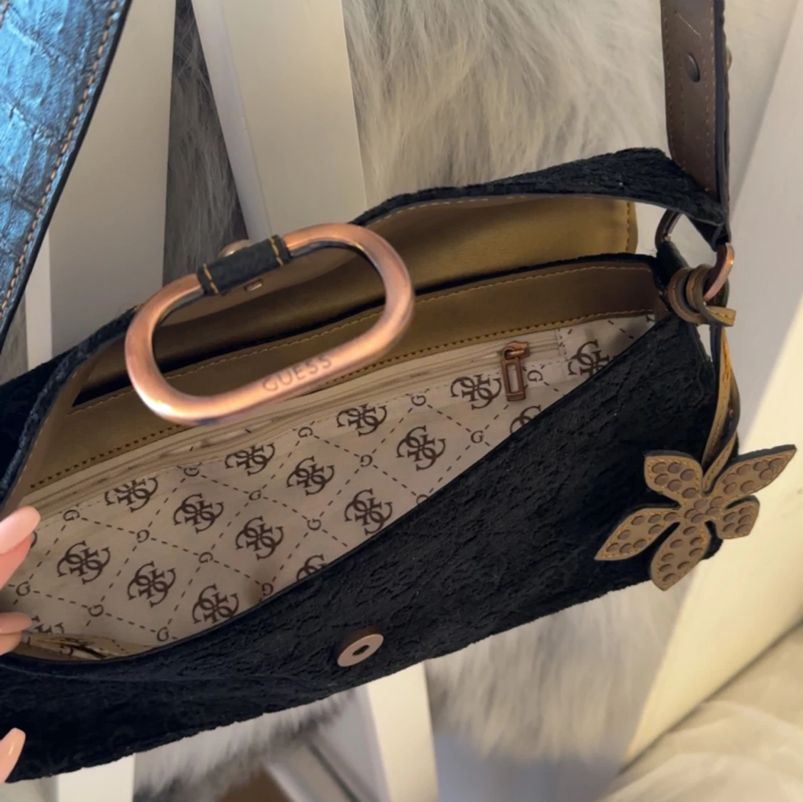 Guess väska - 90