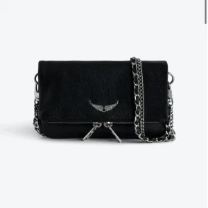 Zadig&Voltaire  - Säljer denna jätte fina väska från Zadig&Voltaire. Säljer den pågrund av ingen andvändning. Den är helt oandvänd. Påsen finns kvar som väskan kom i. Skriv för fler bilder. Pris kan diskuteras.