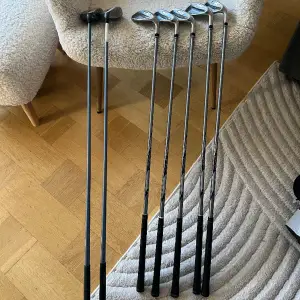 Järnset 7-9 och pitch, sandwedge pluss två callaway Big bertha steelhead III #7 och #9