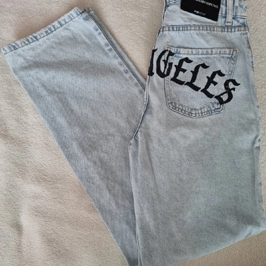 Ljusblåa jeans - 90