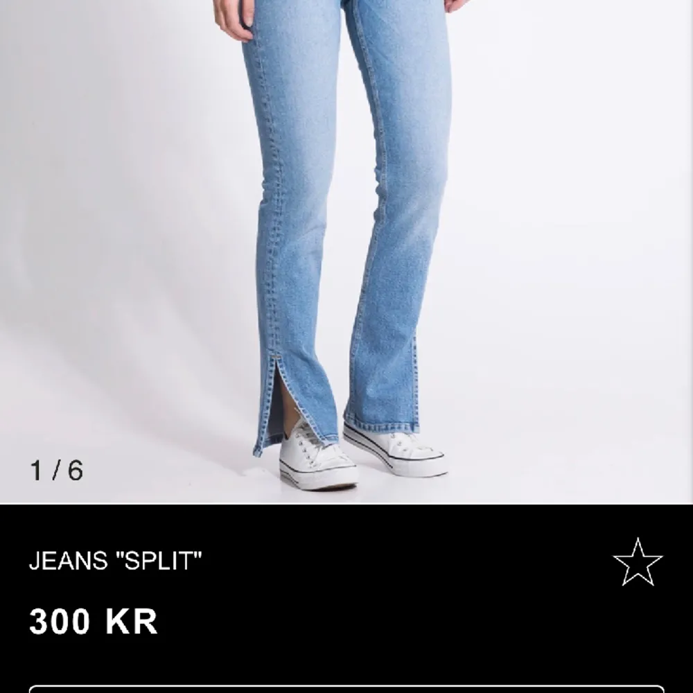 Säljer ljusblåa jeans från lager 157, det är modellen split i storlek m. Skulle säga att dom är i bra skick. Har även ett par lika dana i storlek s.. Farkut & Housut.