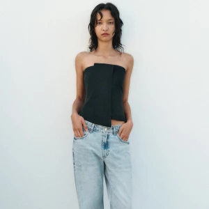 Topp Zara - Säljer denna topp från zara för 250kr🌟🌟 endast använd ett fåtal gånger så den är som ny!