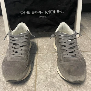 Philippe model trpx strl 42 - Säljer dessa sjuka ainastudsare (philippe model trpx) storlek 42 riktigt sköna skor Pris 1599kr