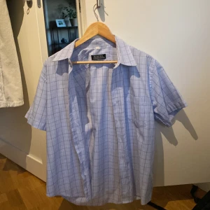 Skjorta kortärmad  - Kortärmad skjorta storlek M