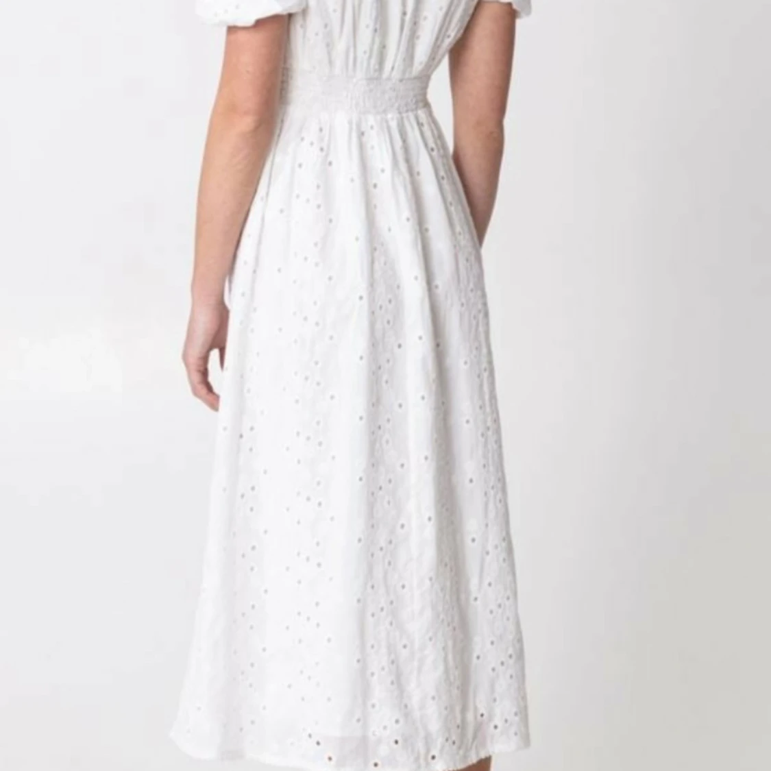 Vit broderad långklänning - 91
