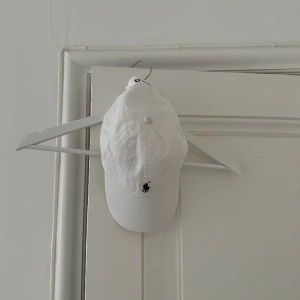 Polo Ralph Lauren-keps - Keps från PRL, använd 1 gång! 🌞 Originalpris 699 kr. Inköpt på NK här i Stockholm