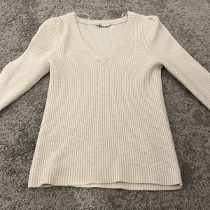 tröja - kontakta mig om du har några frågor❤️