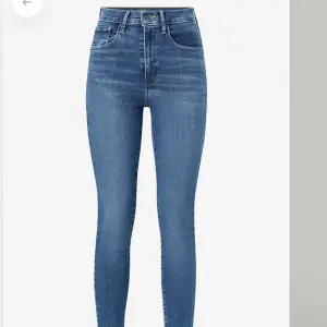 Använda 1 gång . Säljer mina jätte fina Levis jeans så jag inte kan ha de längre . 🌸