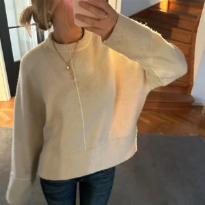 Stickad tröja  - Stickad tröja från zara!!🩷🩷