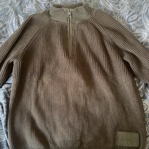 Calvin Clain Zip-up - Svart Calvin Clain zip up! Använd ett par gånger men skick 9/10! Skönt material. Vid snabbköp kan pris diskuteras. 