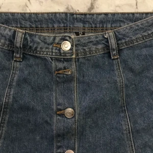 Miniskirt  - En miniskirt som inte kommer till användandet längre 