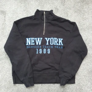 Oanvänd hoodie - Oanvänd hoodie, skriv gärna om du är intresserad👍