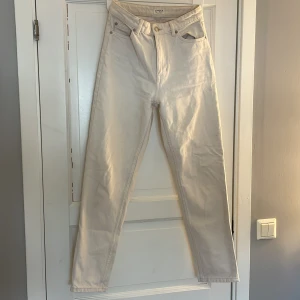 Ljusa jeans🐬 - Vit beiga jeans från Lindex🌸 Ordinarie pris 400kr