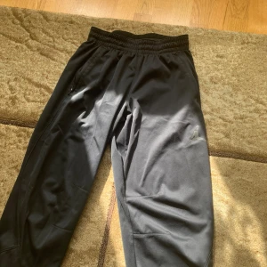 Jordan byxor  - Svarta Jordan byxor 