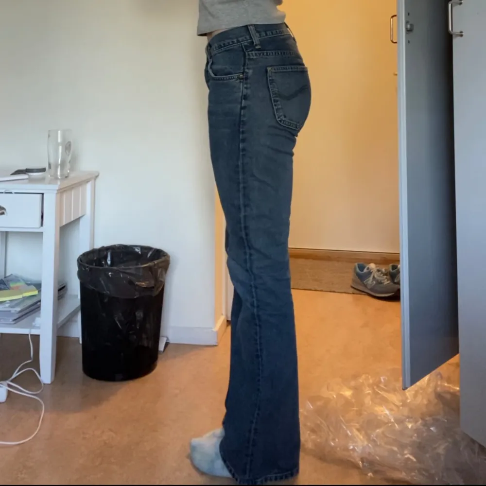 Lee jeans i modell denver, lågmidjade och bootcut💕💕passar s/m💕. Jeans & Byxor.