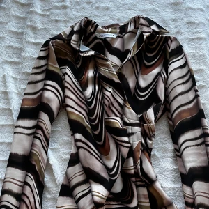 Skjorta - Väldigt bra skick i storlek XS, funkar för personer med storlek S också bra