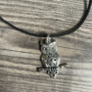 Halsband  - Nytt uggle halsband 