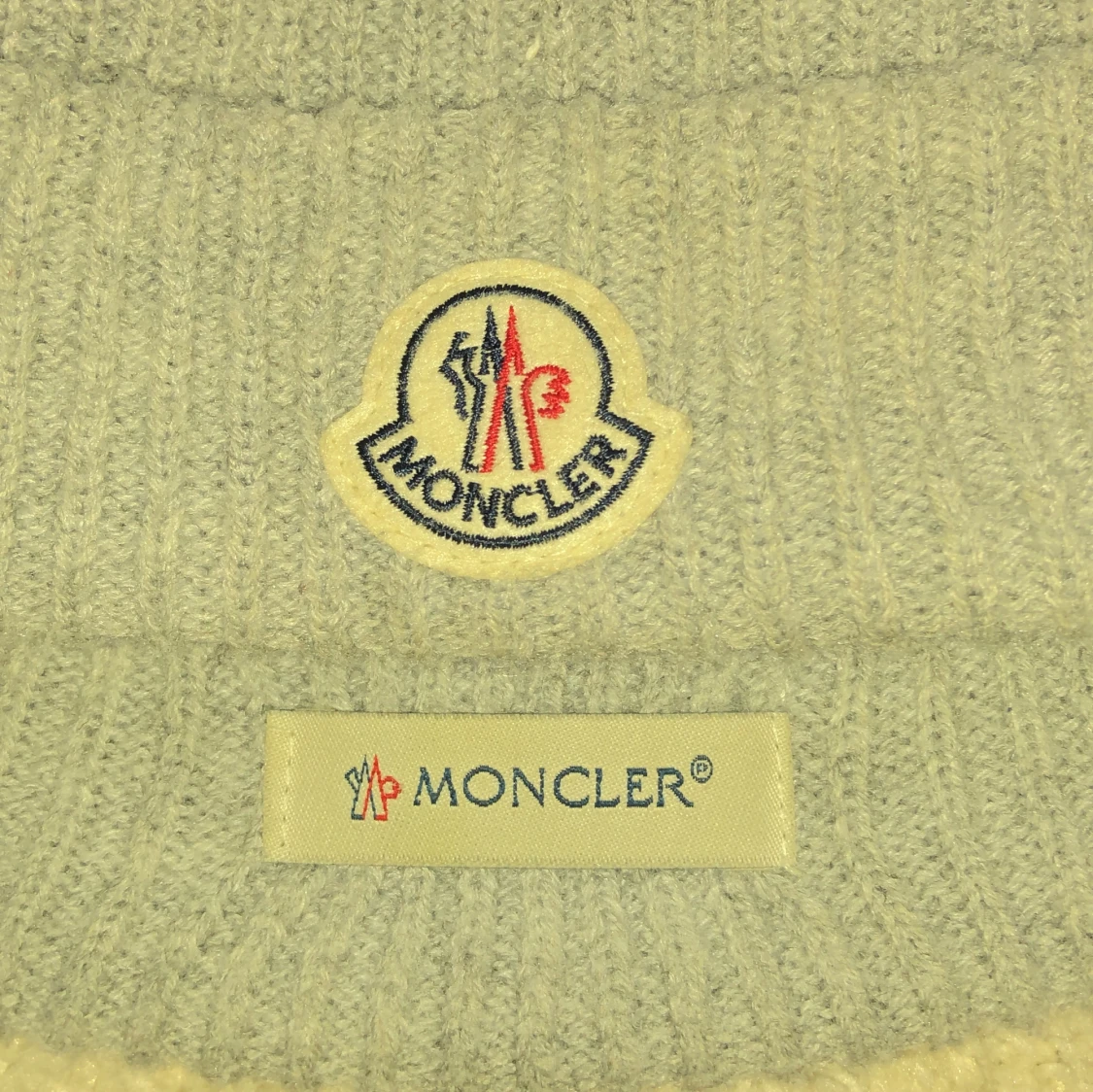 Moncler mössa - 90