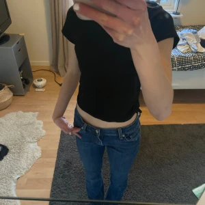Levis jeans - Bra skick, använda några gånger Är 165 cm lång och dem passar mig Meddela vid eventuella frågor💞