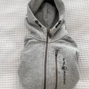 Sail racing - Säljer min sail racing kofta då jag inte använder den längre och den har blivit för litet på mig