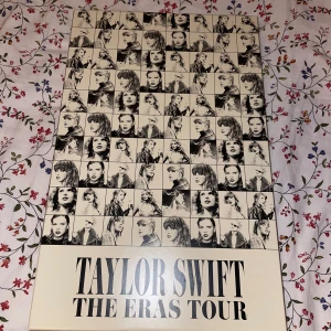 The eras tour VIP-paket - Taylors version 1989 tröja i storlek S Det mesta finns inne i boxen (skriv privat för mer detaljer)