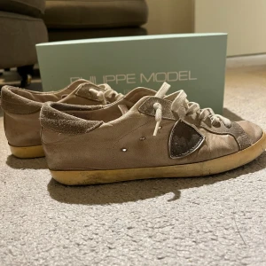 Philippe model skor - Storlek 38/39 Lite smutsiga därför billigt 