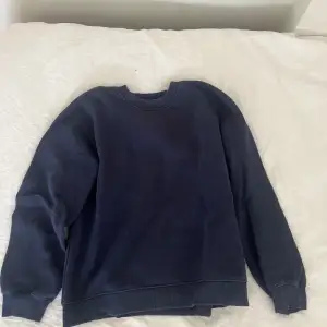 Mörkblå Sweatshirt ❤️