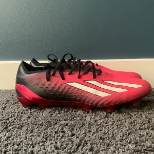 Adidas X speedportal - En par feta fotbollskor i bra skick. Nypris är 2700 och kom privat för fler bilder eller prisförslag 